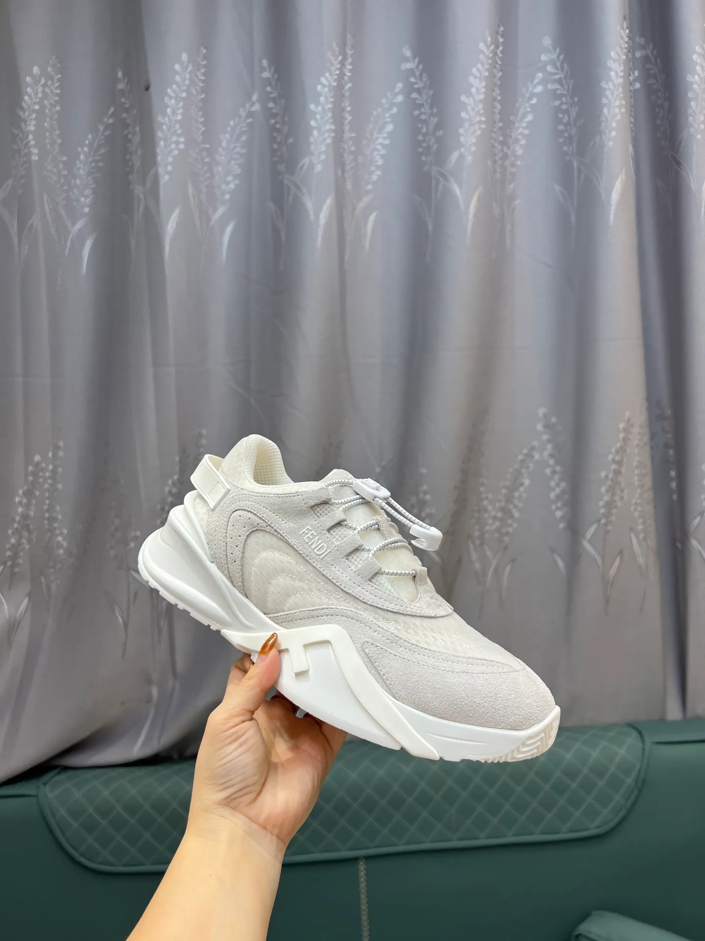 Men's shoes 💰580 FENDI men's fashion casual shoes 👟Hot sale🔥Official website 1:1 replica ⬆️Original quality - Original leather - Original breathable mesh lining Original outsole 1:1 replica, code number 38-44 (45-46 customized)